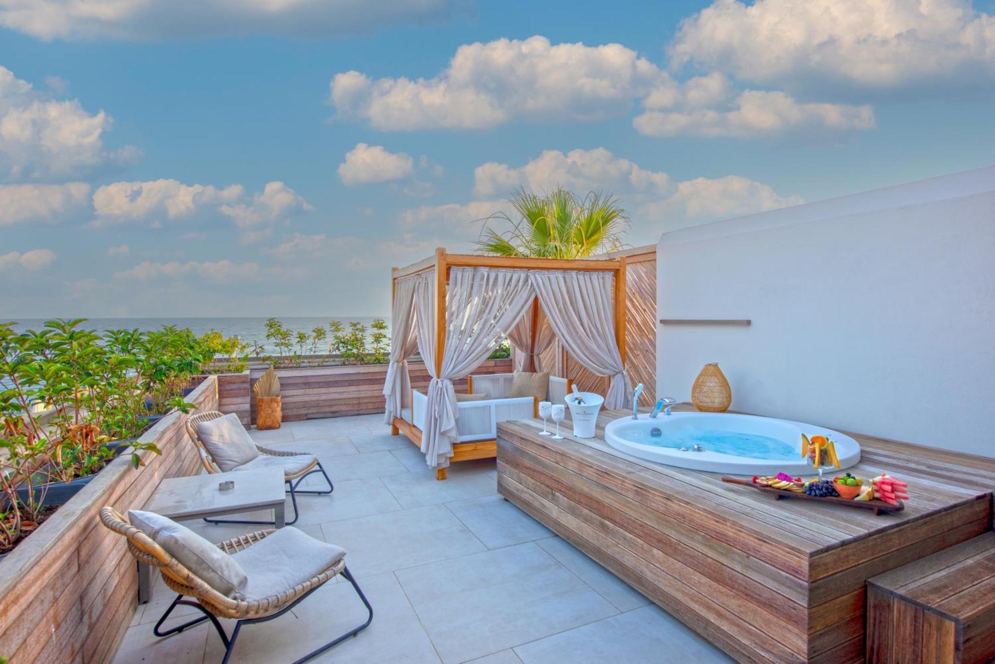 Day One Beach Resort & Spa - Adult Only Alanya Esterno foto Rooftop spa at the Grand Palladium Hotel, Cancun, Mexico