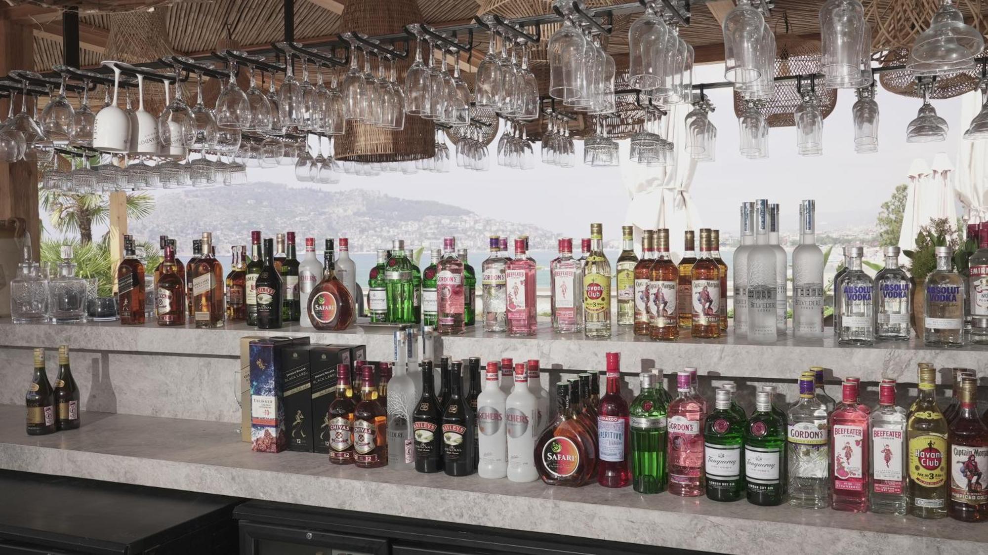 Day One Beach Resort & Spa - Adult Only Alanya Esterno foto A selection of liqueurs