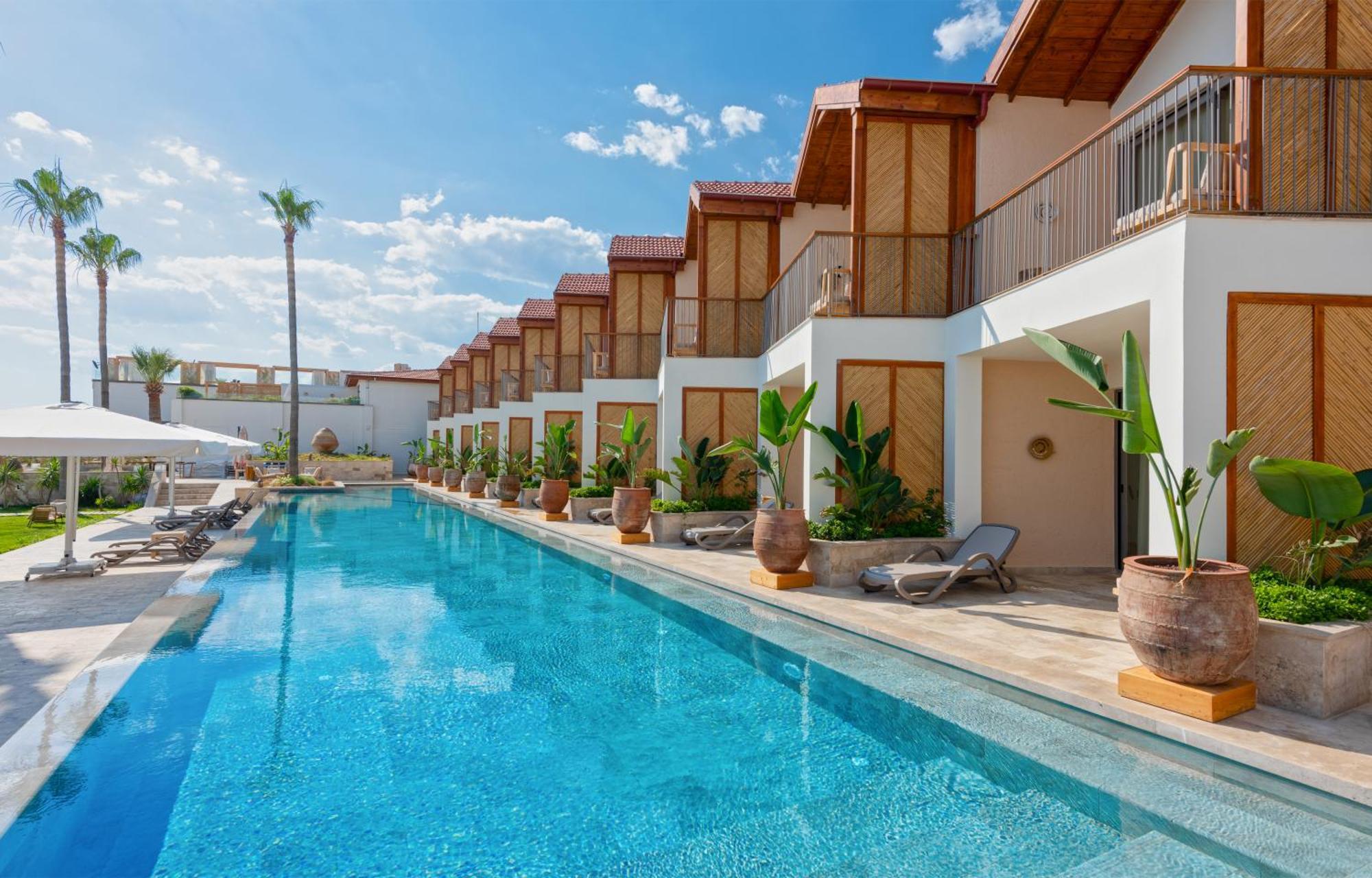 Day One Beach Resort & Spa - Adult Only Alanya Esterno foto The hotel's pool